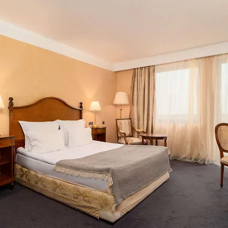 Festa Winter Palace Hotell