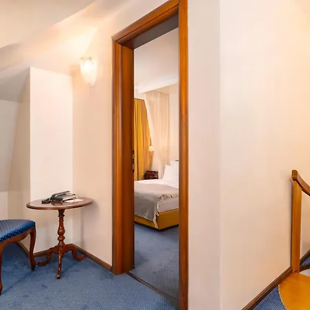 Festa Winter Palace 5*