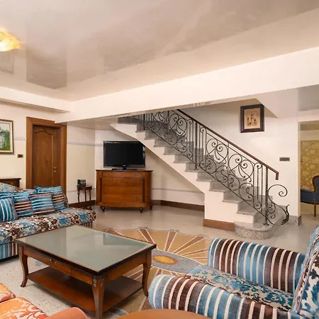 Festa Winter Palace Hotell 5*