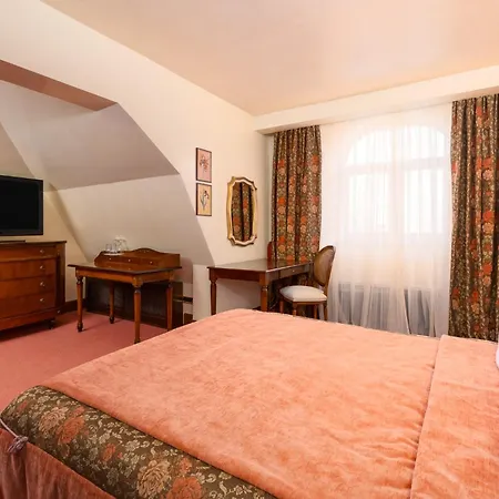 Festa Winter Palace Hotell