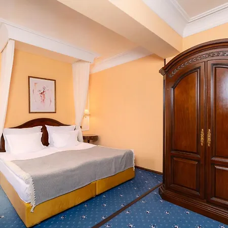 Festa Winter Palace 5*