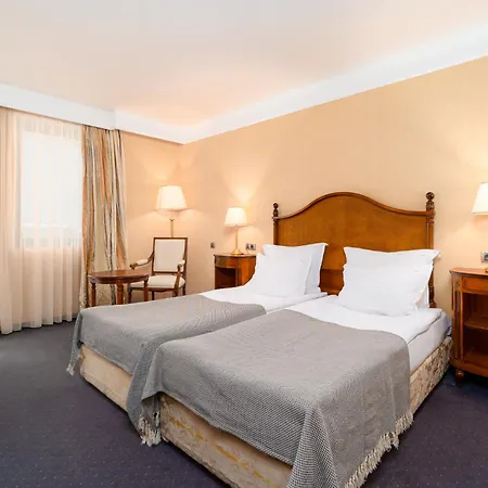 Festa Winter Palace Hotel