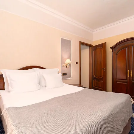 Festa Winter Palace 5*