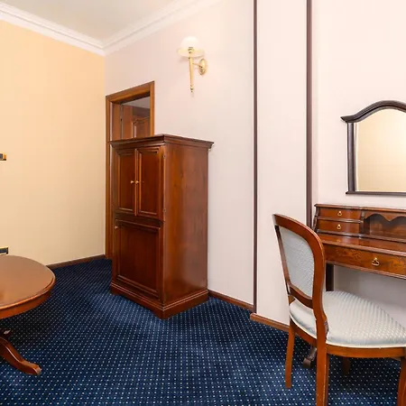 Festa Winter Palace 5* Boroveț