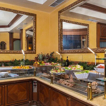 Festa Winter Palace 5*
